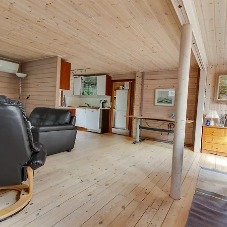 Three-bedroom Holiday In * Hals